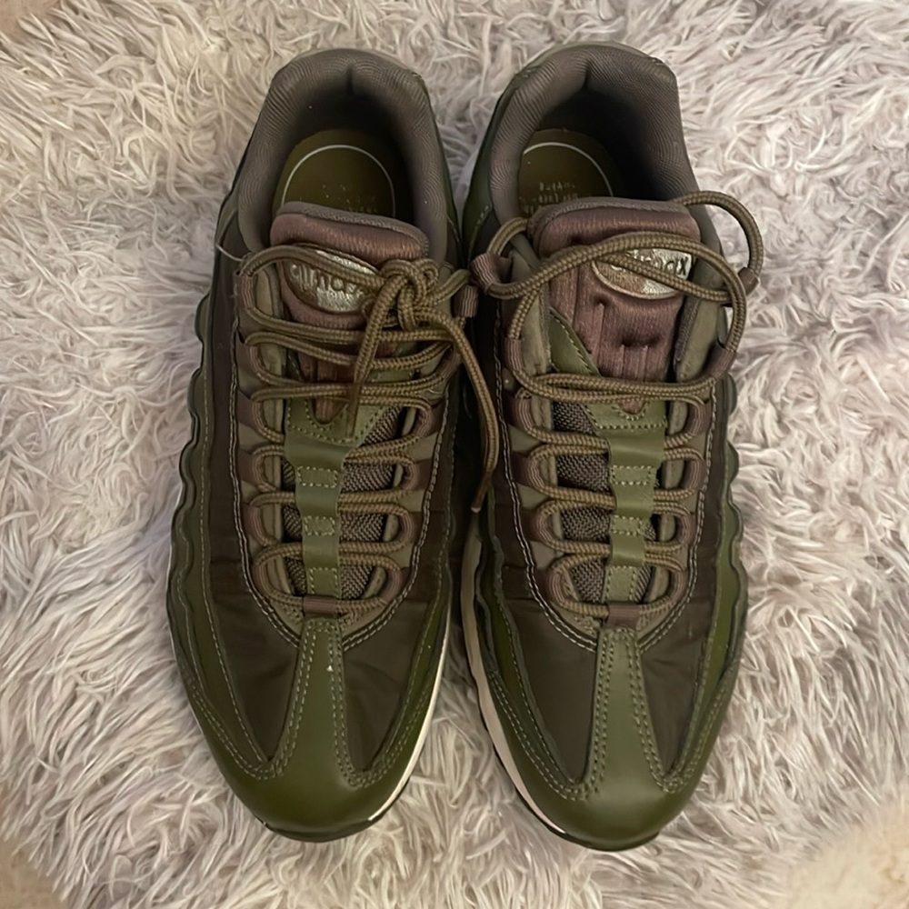 Nike Air Max 95 Green. Size 9 in women’s